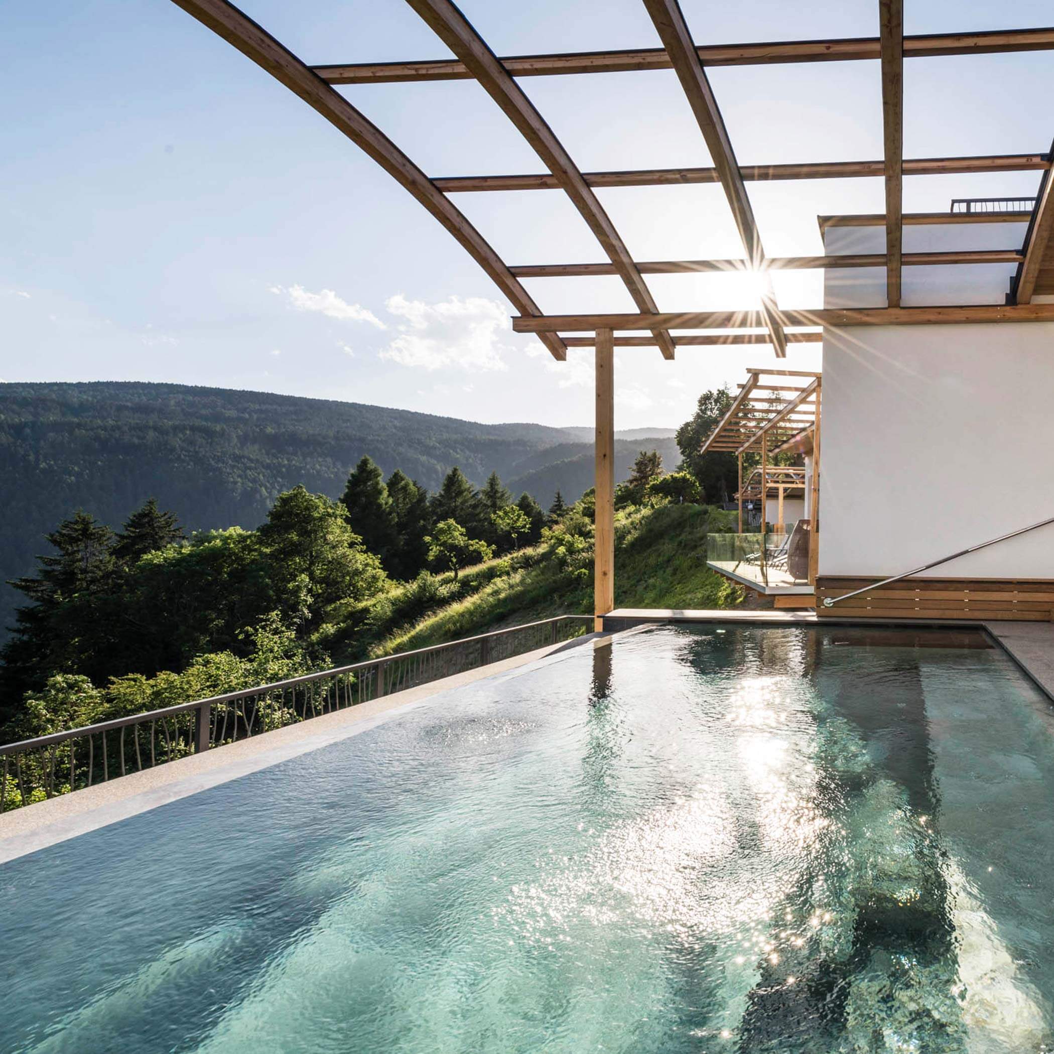 Ausblick vom Pool - Parkhotel Holzerhof in Meransen