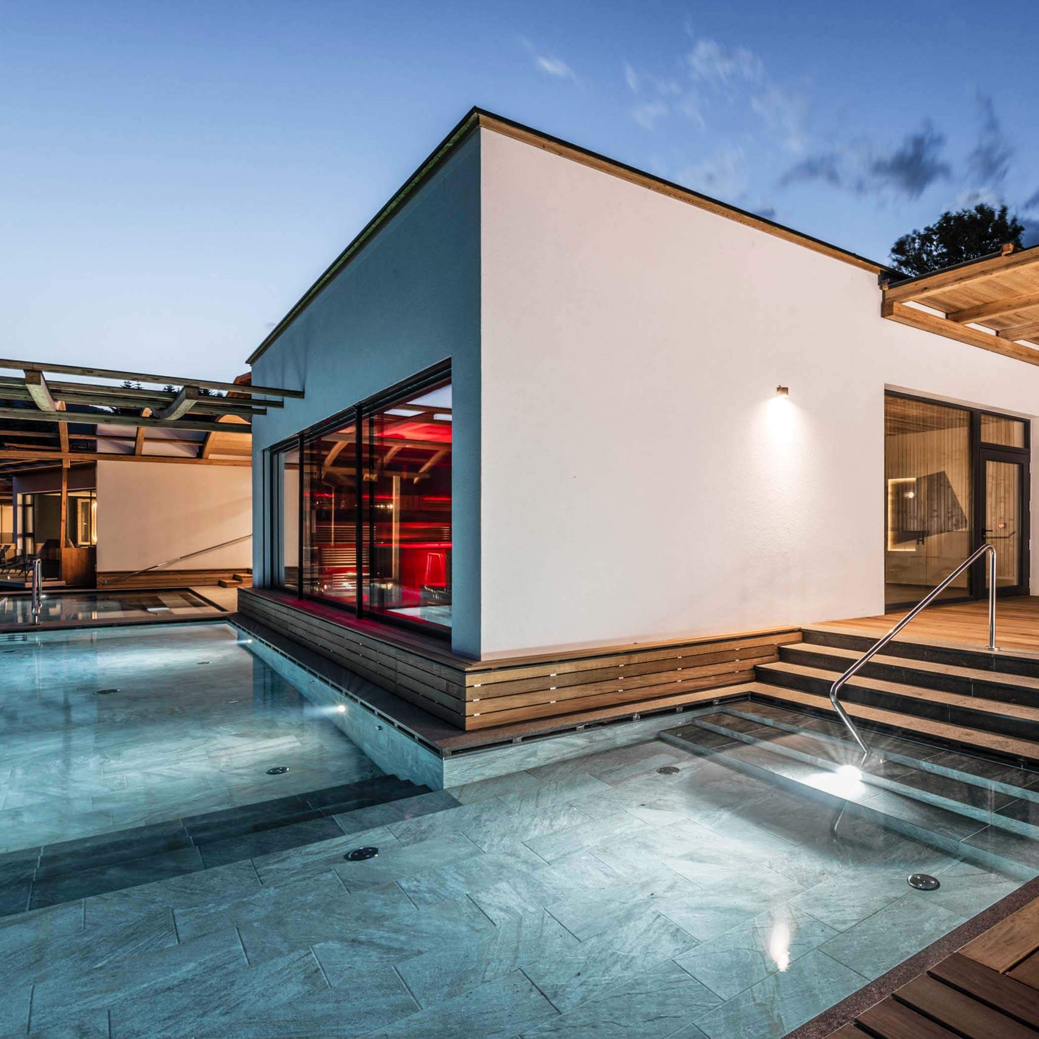 Parkhotel Holzerhof in Meransen - Pool